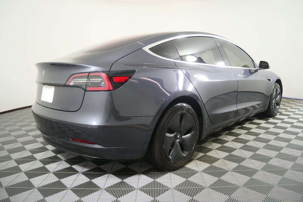 Used 2018 Tesla Model 3 Long Range RWD image 4