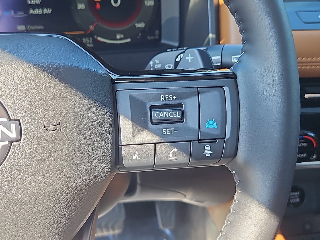 Used 2025 Nissan Rogue Platinum w/ Platinum Premium Package AWD/4WD image 29