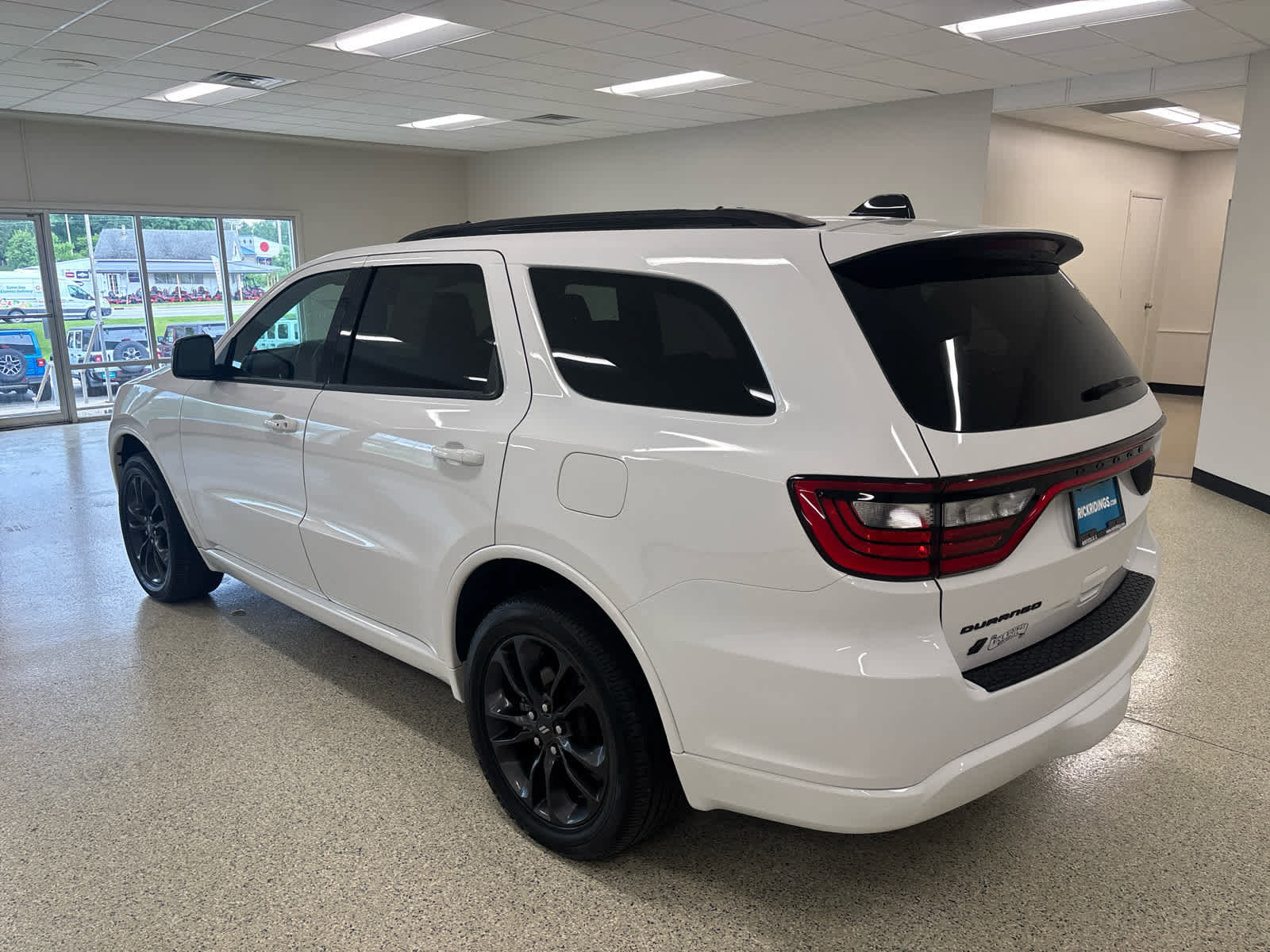 Used 2024 Dodge Durango SXT w/ SXT Blacktop Group AWD/4WD image 8