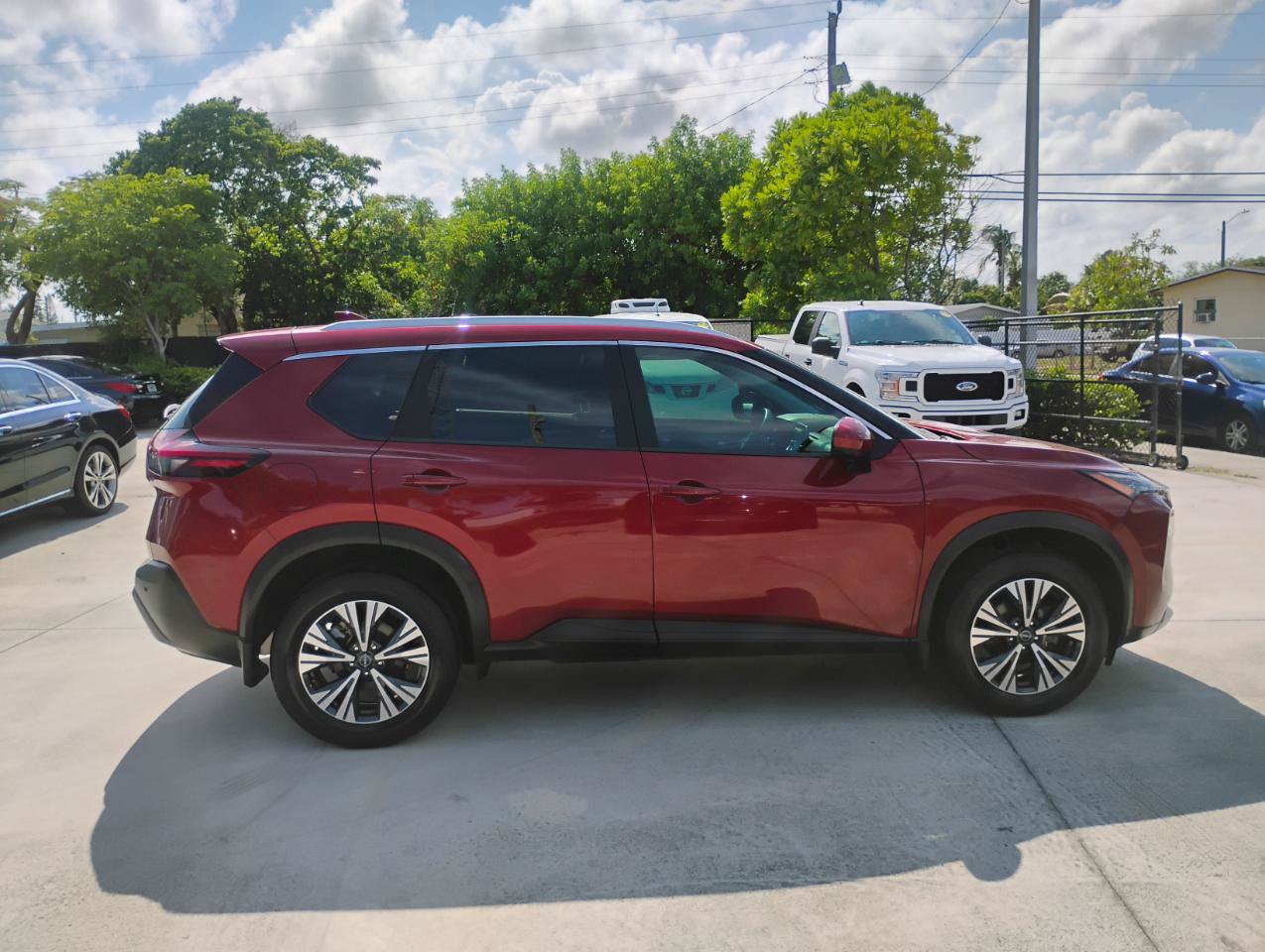 Used 2023 Nissan Rogue SV w/ SV Premium B Package FWD image 21