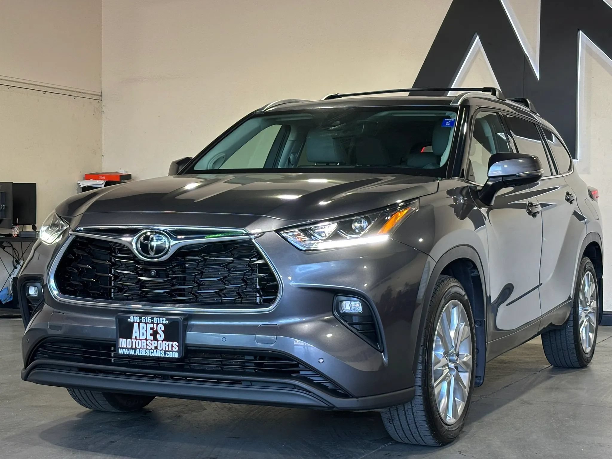 Used 2022 Toyota Highlander Limited