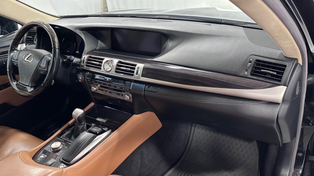 Used 2015 Lexus LS 460 L image 17