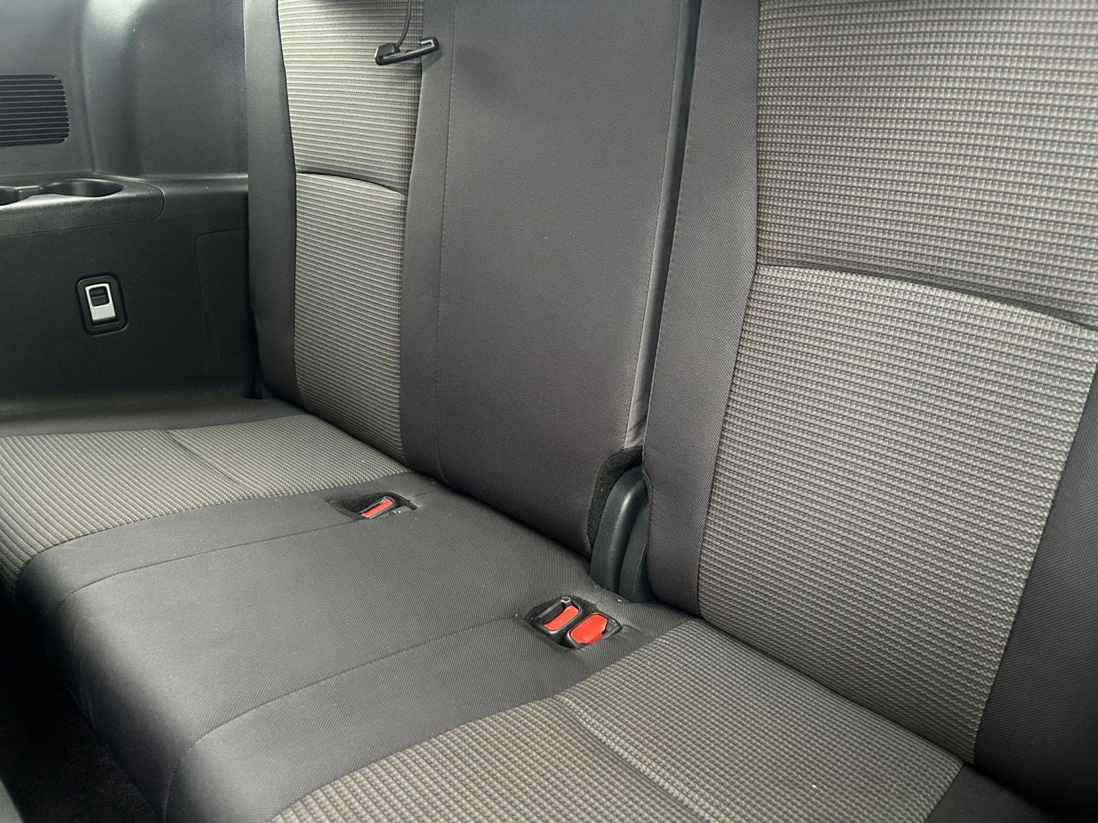 Used 2025 Toyota Highlander LE image 31