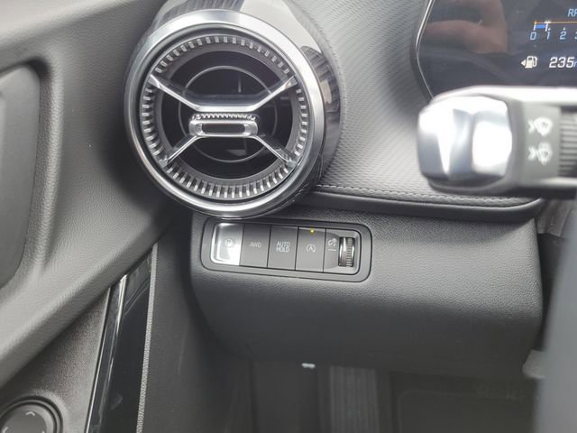 Used 2025 Chevrolet Equinox LT w/ Convenience Package II image 12