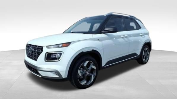 Used 2024 Hyundai Venue Limited FWD image 3