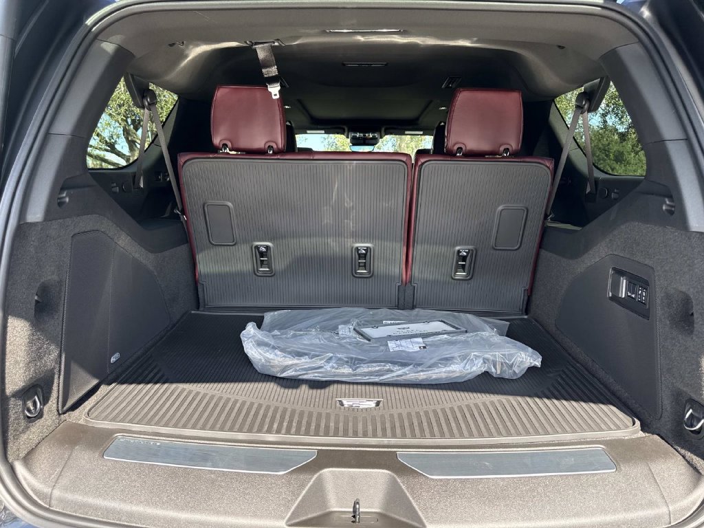 New 2026 Cadillac Escalade ESV Sport w/ LPO, Floor Liner Package RWD image 11