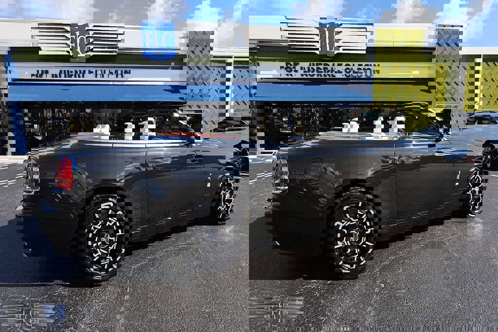 Used 2017 Rolls-Royce Dawn Convertible image 6
