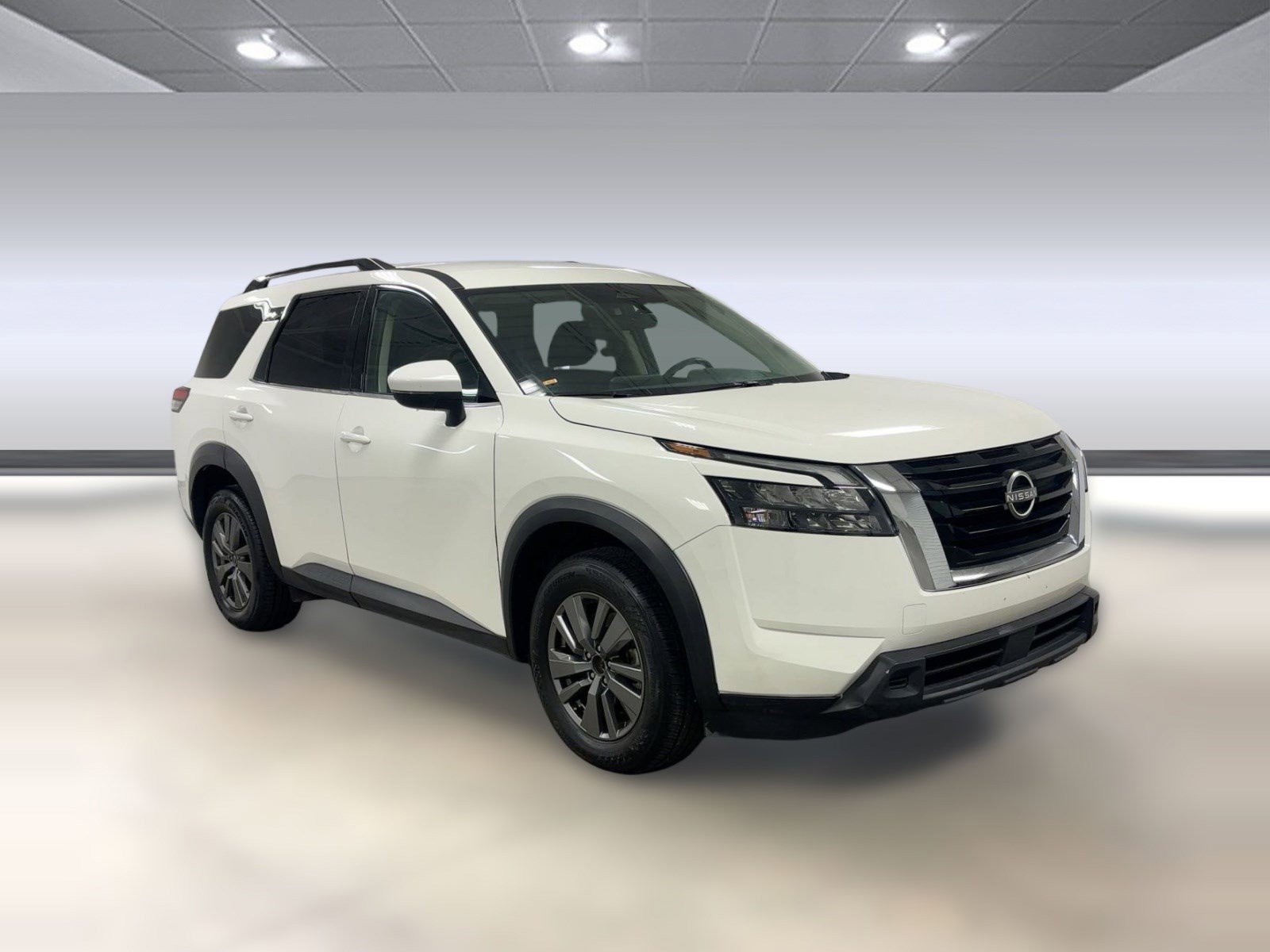 Used 2025 Nissan Pathfinder SV image 6