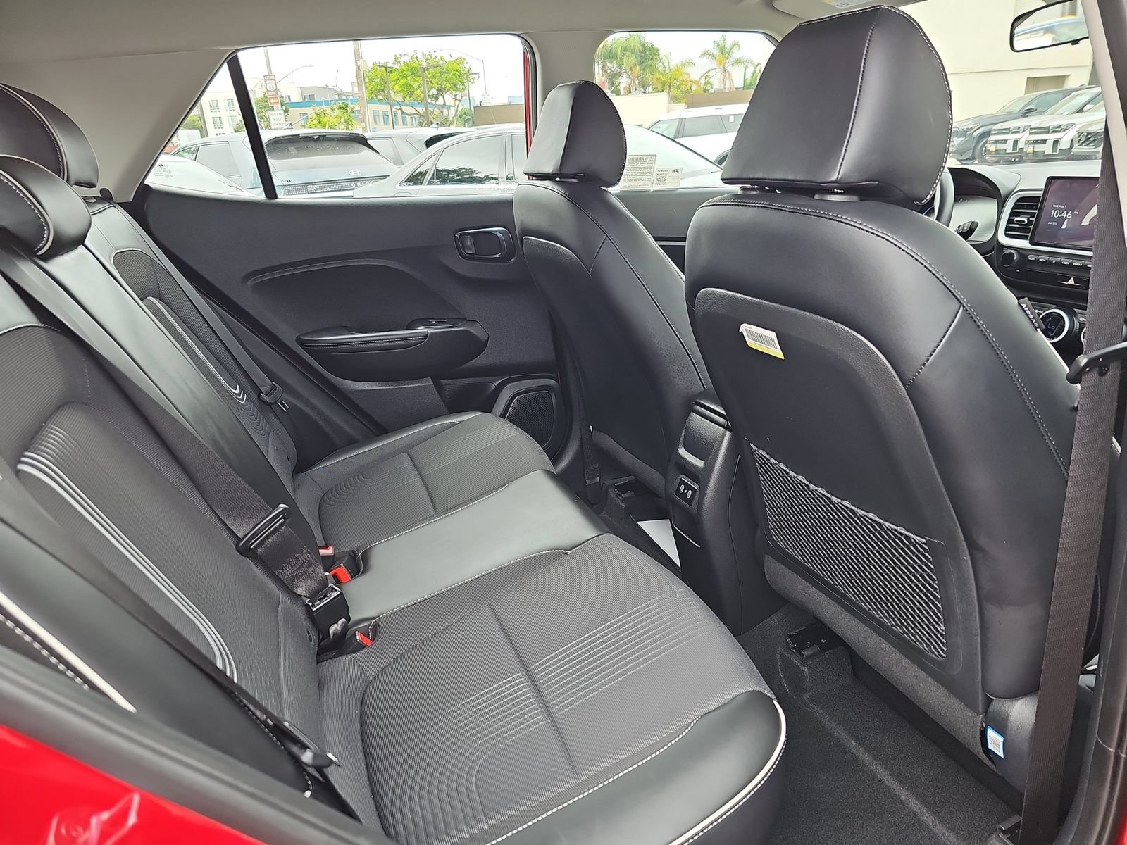 Certified 2025 Hyundai Venue Limited FWD image 11