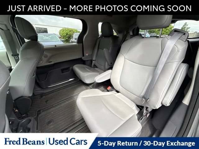 Used 2022 Toyota Sienna XLE w/ XLE Plus Package FWD image 15