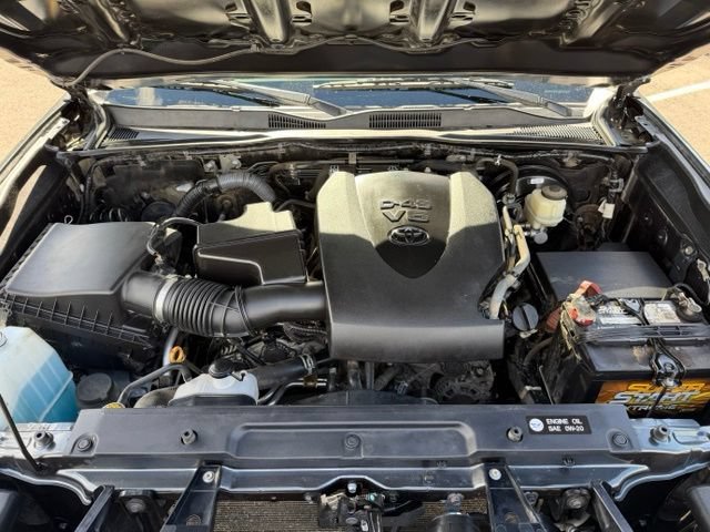 Used 2016 Toyota Tacoma SR5 w/ SR5 Appearance Package (SN) AWD/4WD image 30