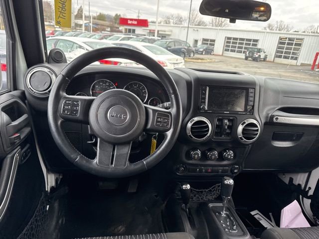 Used 2012 Jeep Wrangler Unlimited Sahara w/ Dual Top Group AWD/4WD image 13