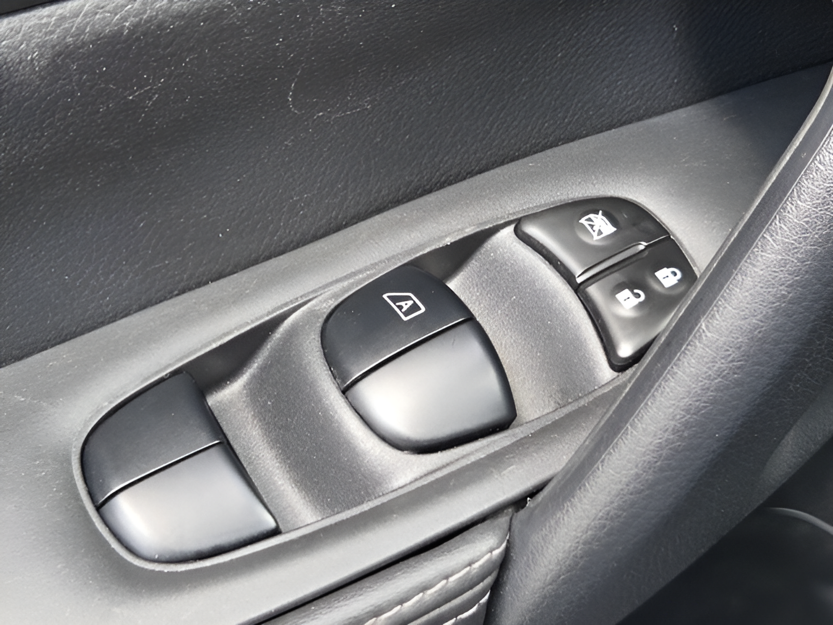 Used 2021 Nissan Rogue Sport S FWD image 21