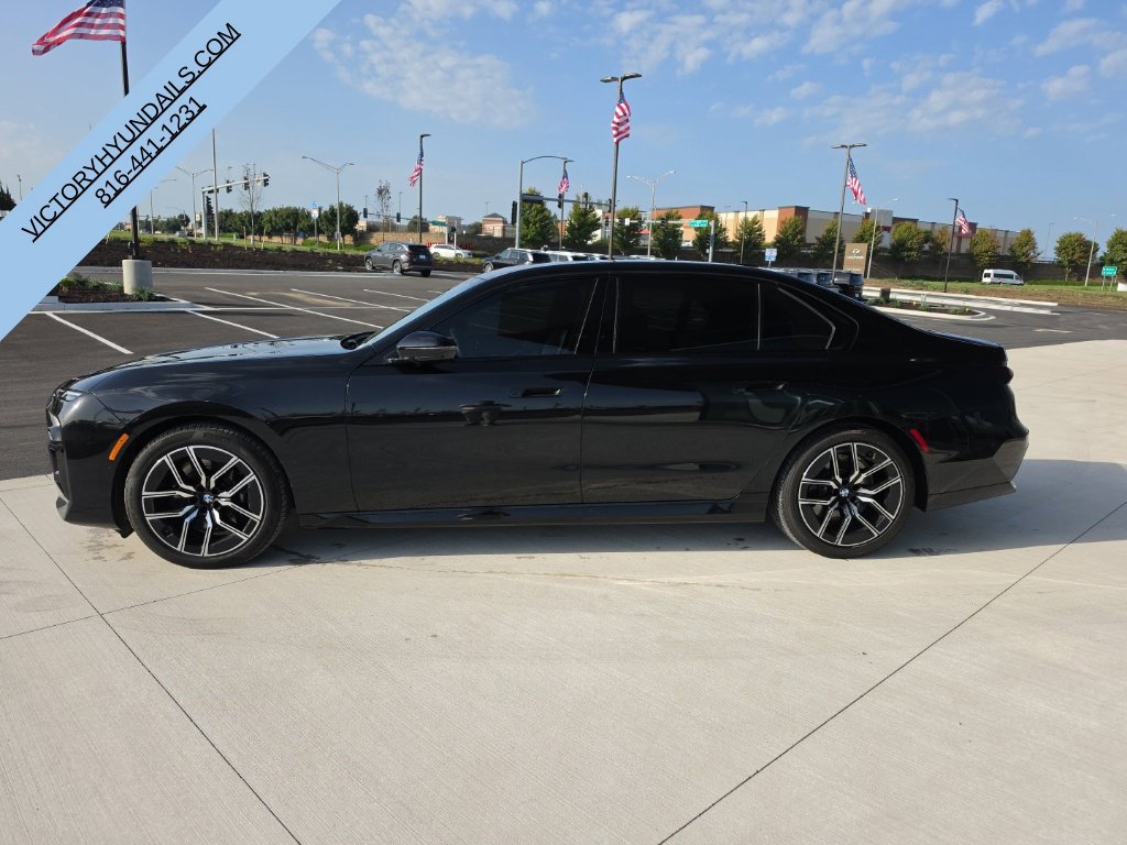 Used 2026 BMW 740i xDrive AWD/4WD image 2