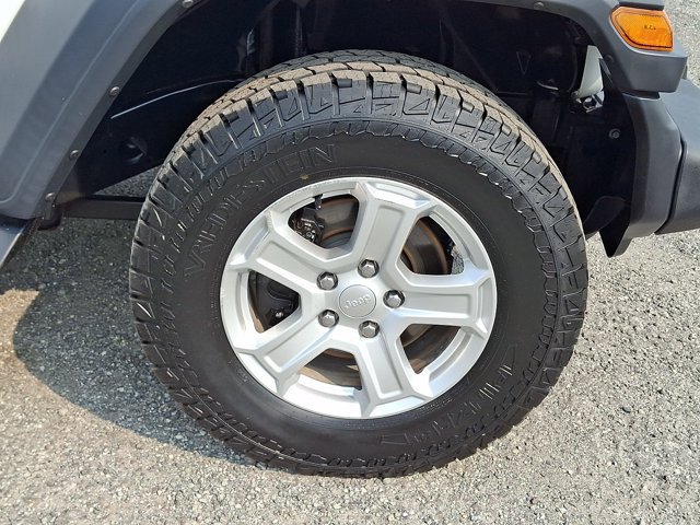 Certified 2018 Jeep Wrangler Unlimited Sport S AWD/4WD image 11