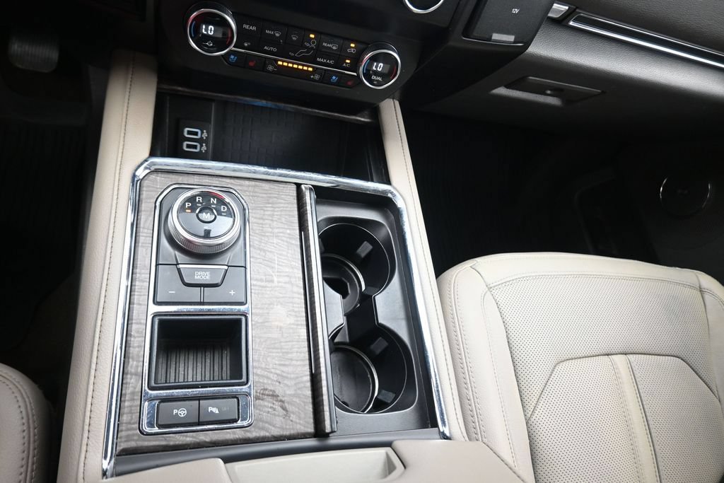 Used 2019 Ford Expedition Limited w/ Equipment Group 302A RWD image 11