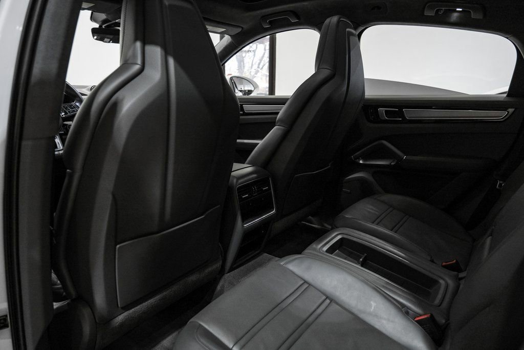 Used 2020 Porsche Cayenne Turbo AWD/4WD image 33