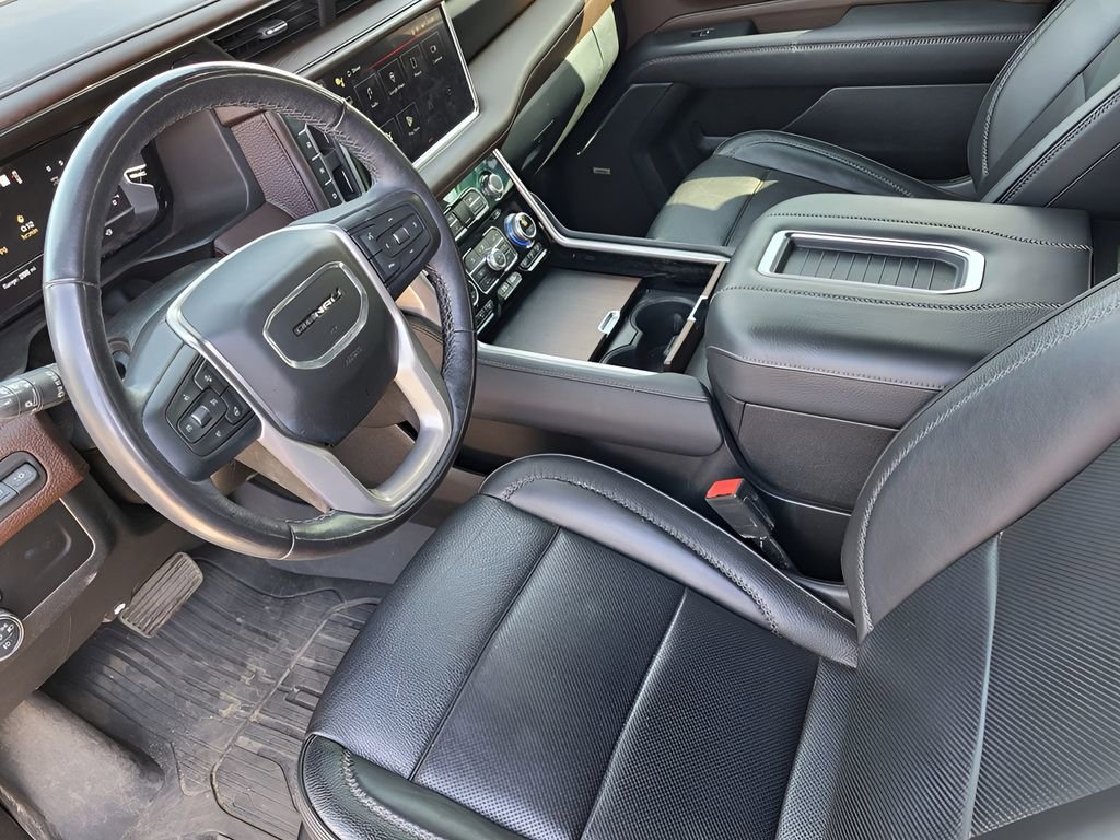 Used 2022 GMC Yukon XL Denali image 12