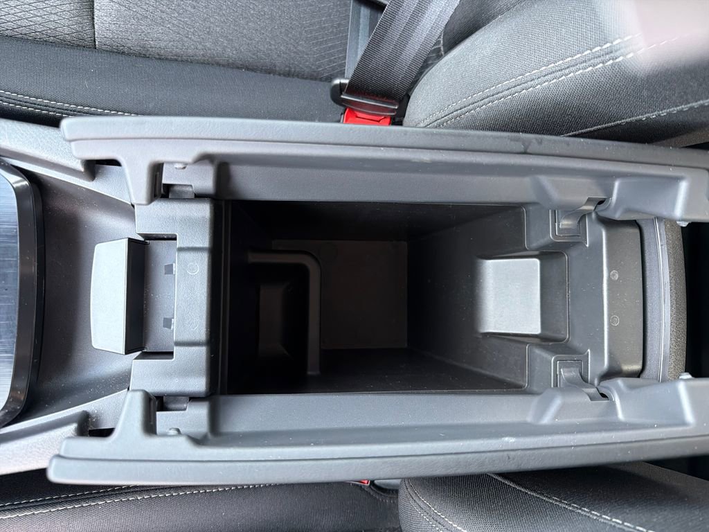 Certified 2026 Nissan Rogue SV FWD image 37