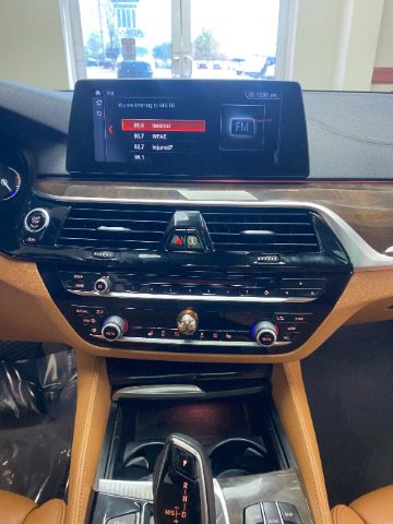 Used 2018 BMW 530i w/ Premium Package image 28