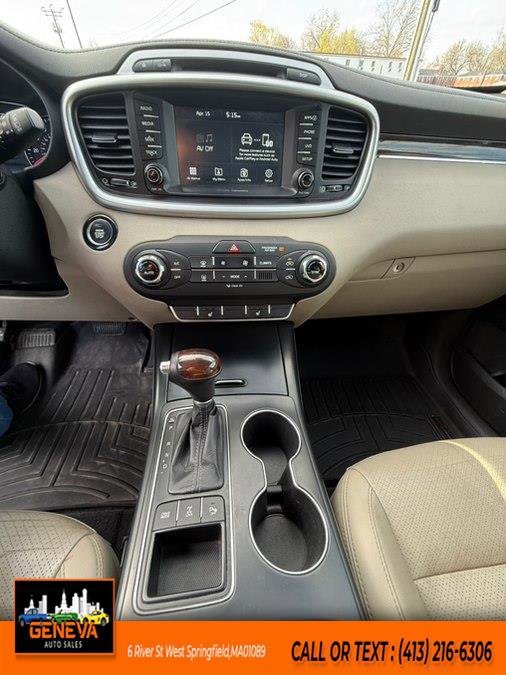 Used 2017 Kia Sorento AWD w/ LX Convenience Package image 17