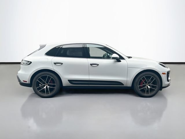 Certified 2023 Porsche Macan S AWD/4WD image 6