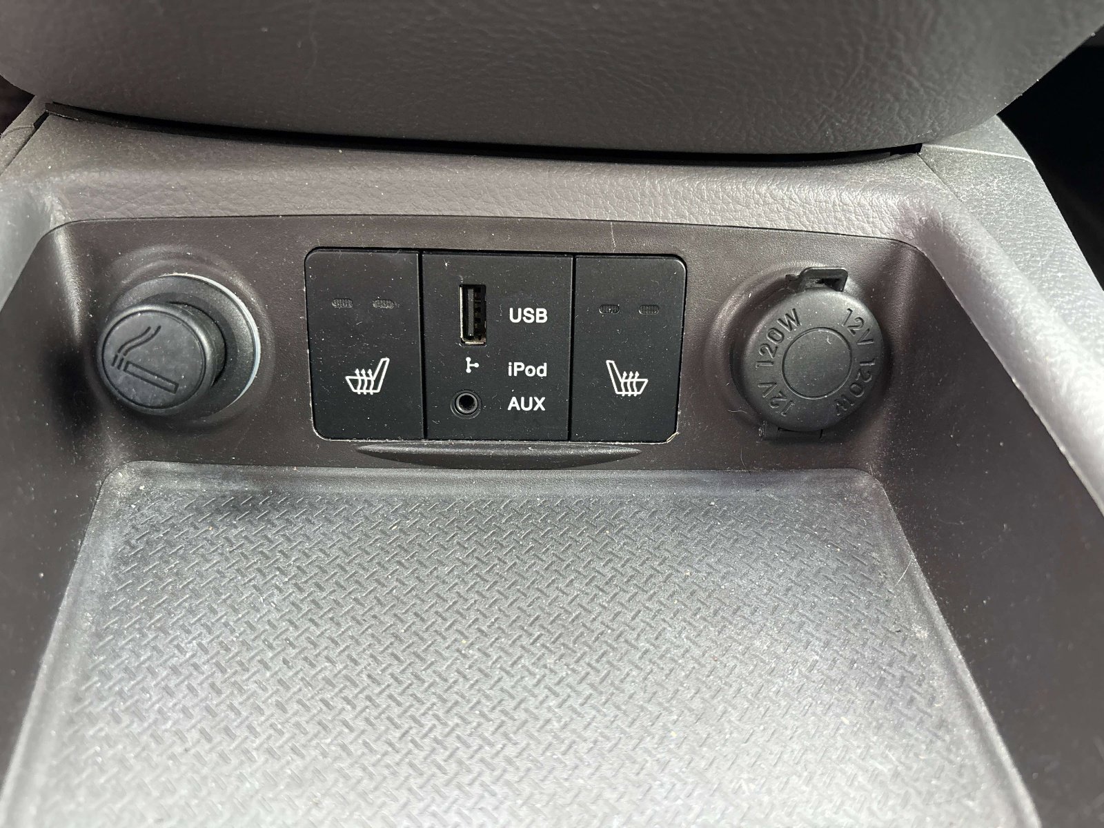 Used 2011 Hyundai Santa Fe SE image 24