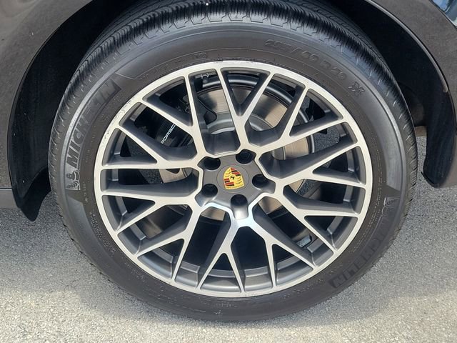 Used 2018 Porsche Macan Sport Edition AWD/4WD image 8