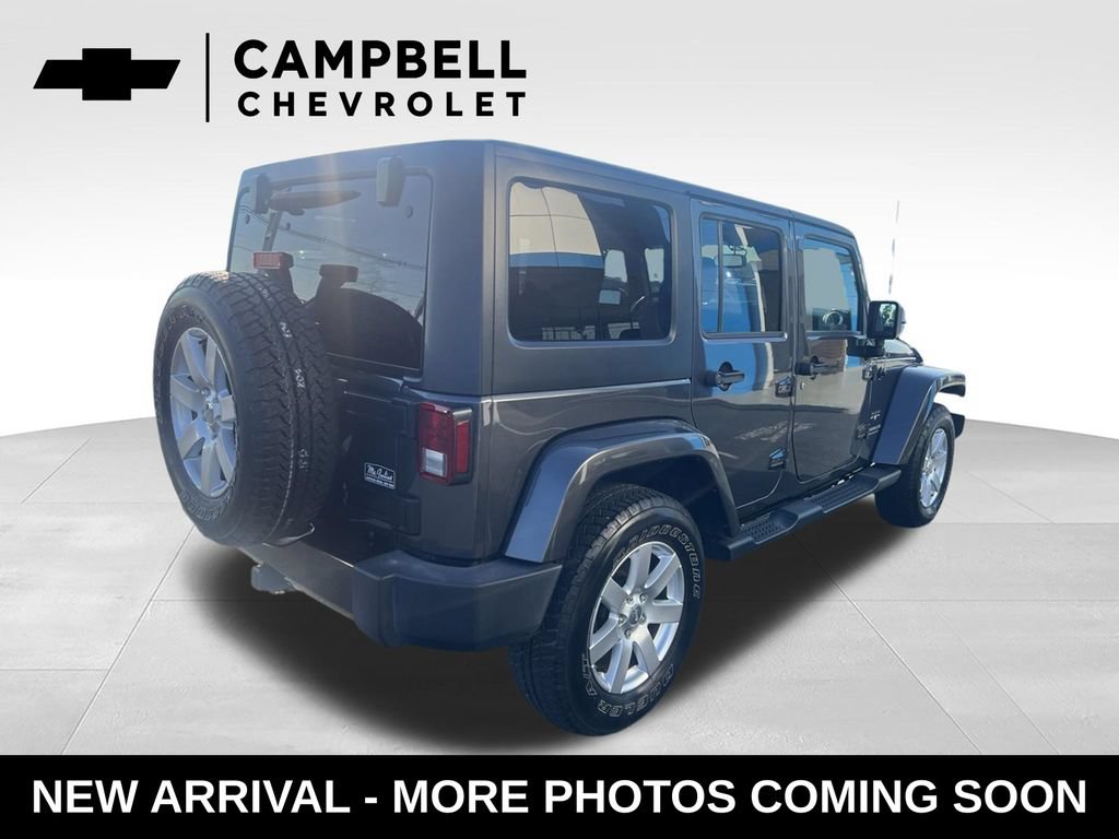 Used 2017 Jeep Wrangler Unlimited Sahara w/ Dual Top Group AWD/4WD image 5