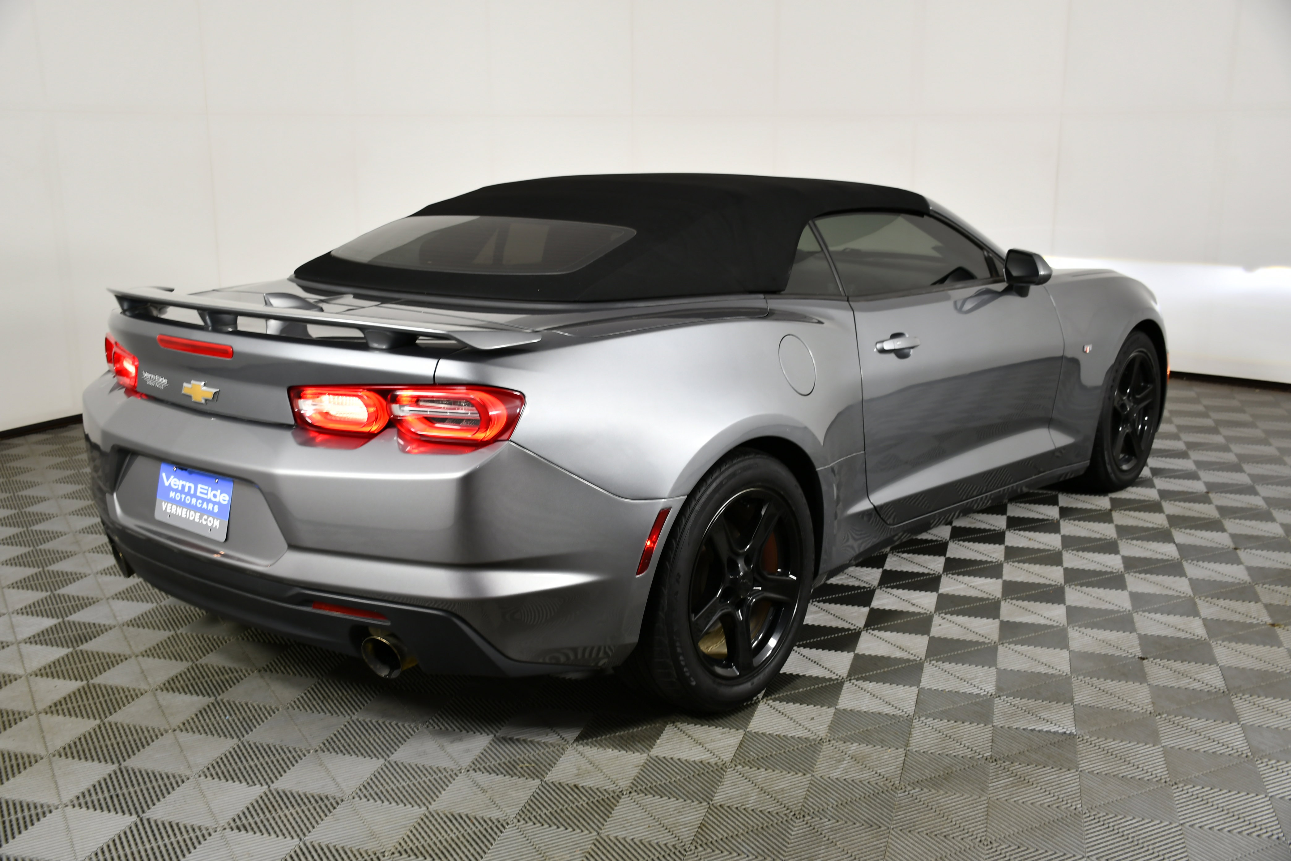 Used 2020 Chevrolet Camaro LT image 13