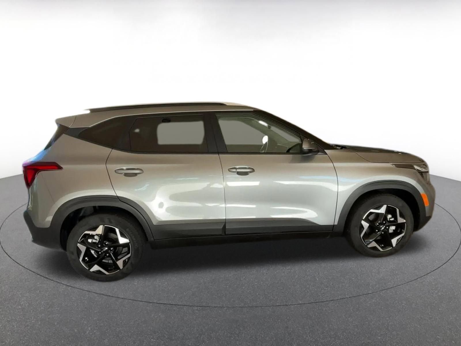 Used 2025 Kia Seltos S FWD image 16