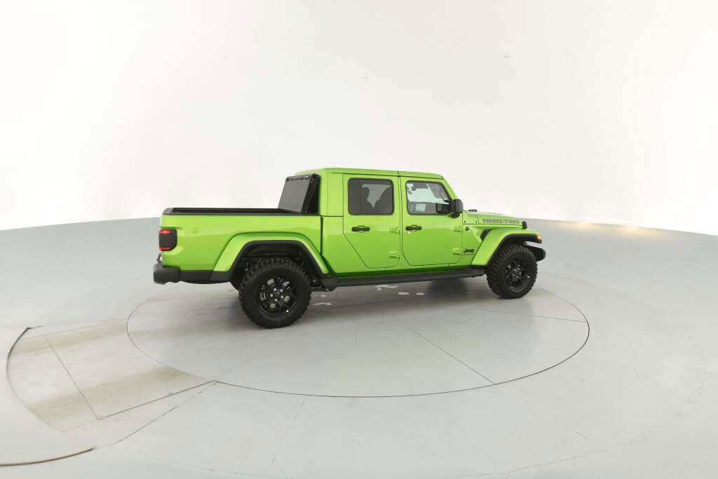New 2025 Jeep Gladiator Sport image 13