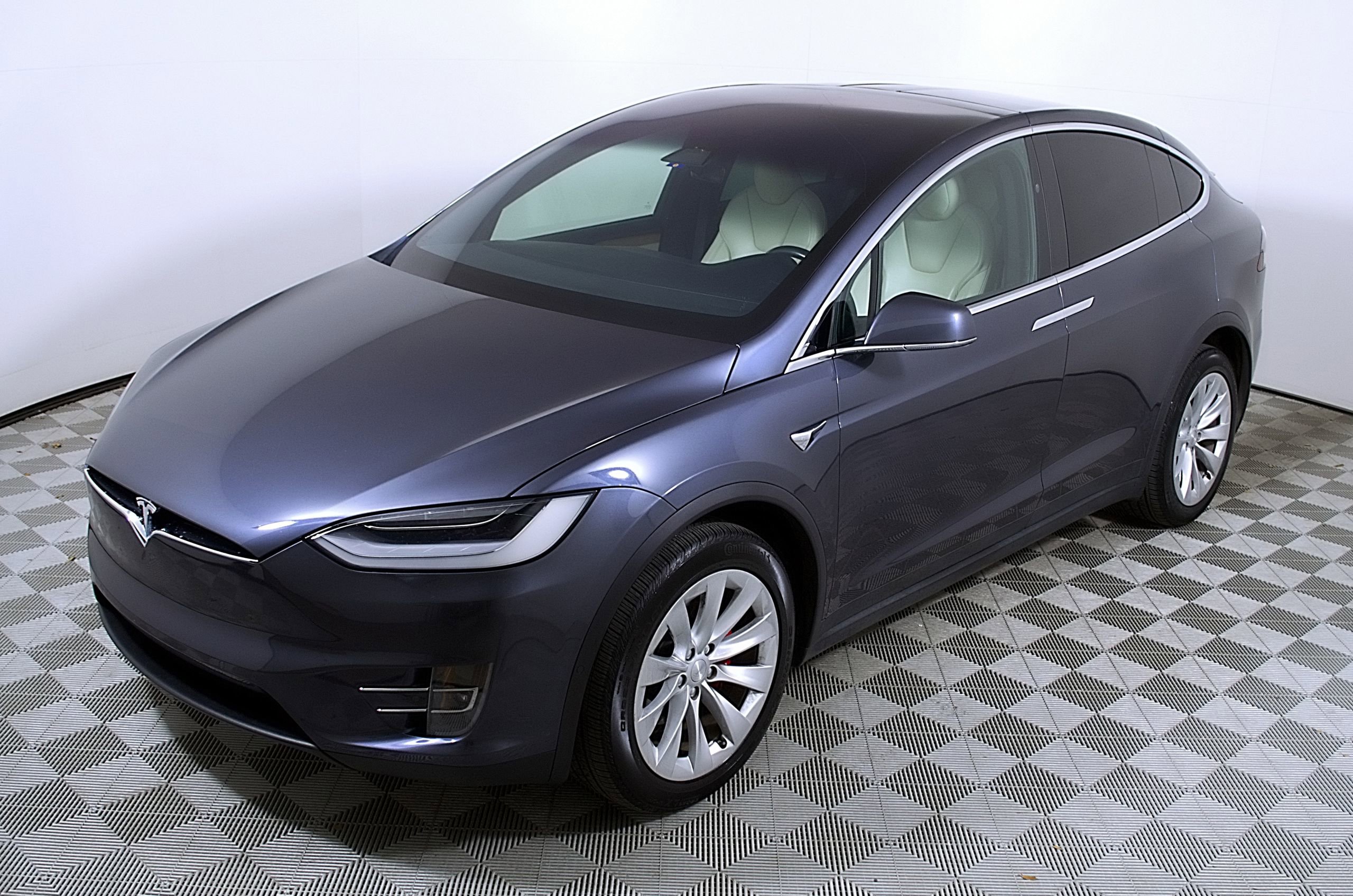 Used 2020 Tesla Model X Performance AWD/4WD image 3