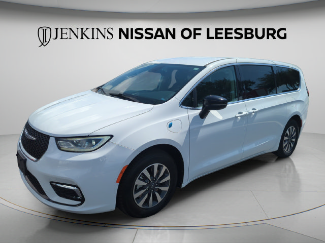 Used 2024 Chrysler Pacifica Limited FWD image 14
