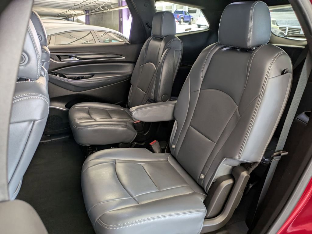 Used 2024 Buick Enclave Premium image 24