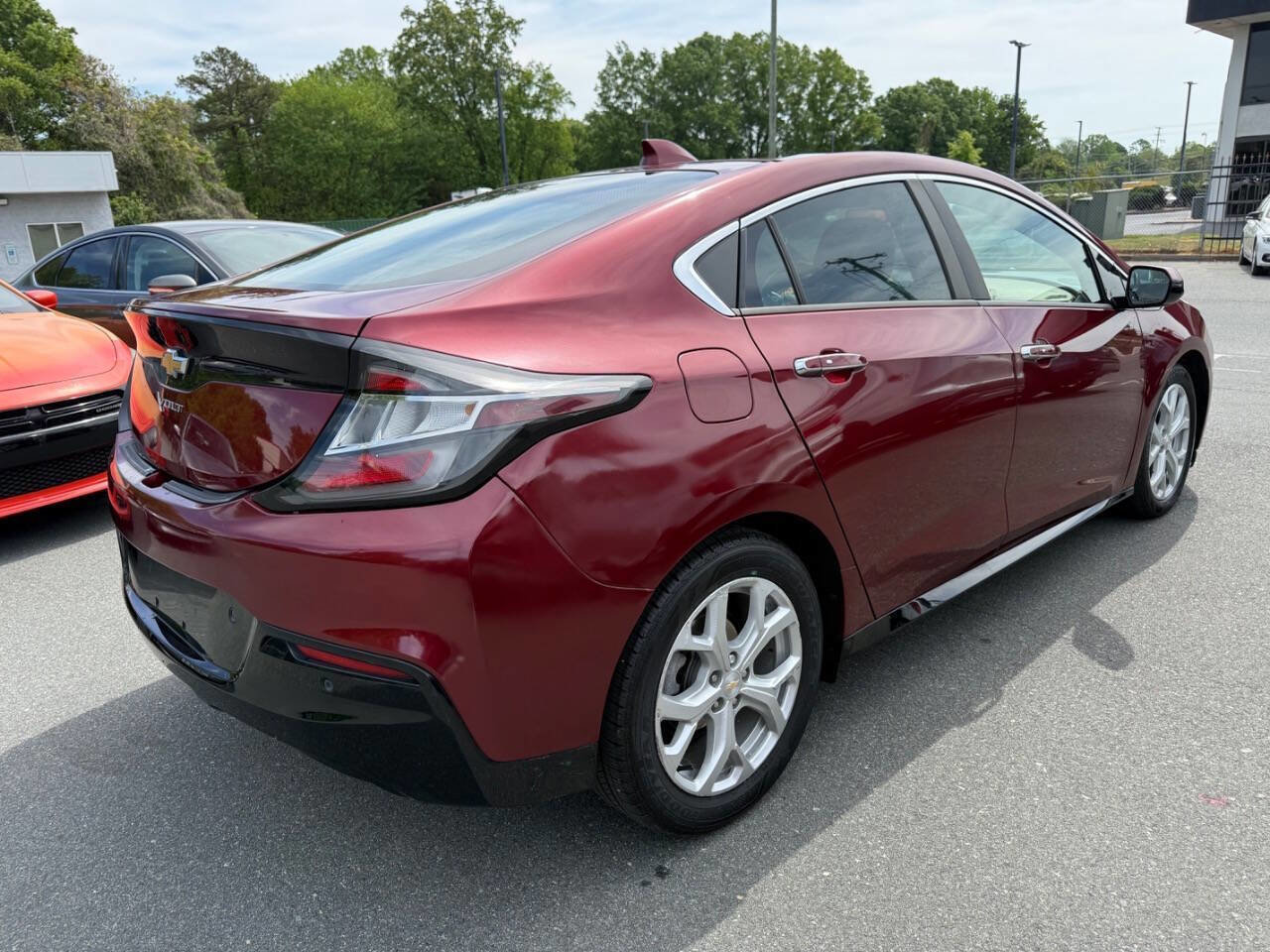 Used 2017 Chevrolet Volt Premier w/ Driver Confidence II Package image 4