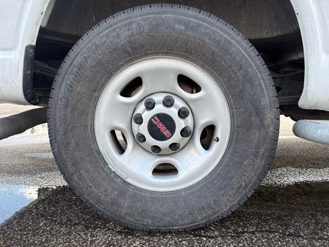 Used 2024 GMC Savana 2500 w/ Driver Convenience Package image 20