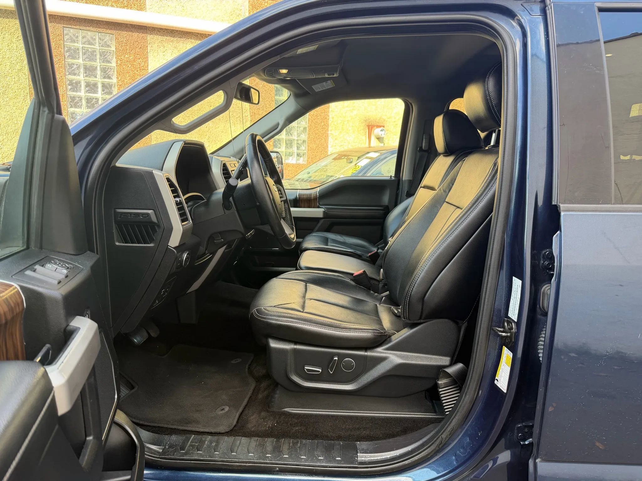 Used 2018 Ford F150 Lariat image 25