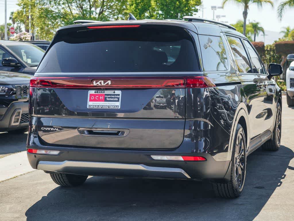 Used 2024 Kia Carnival SX FWD image 3