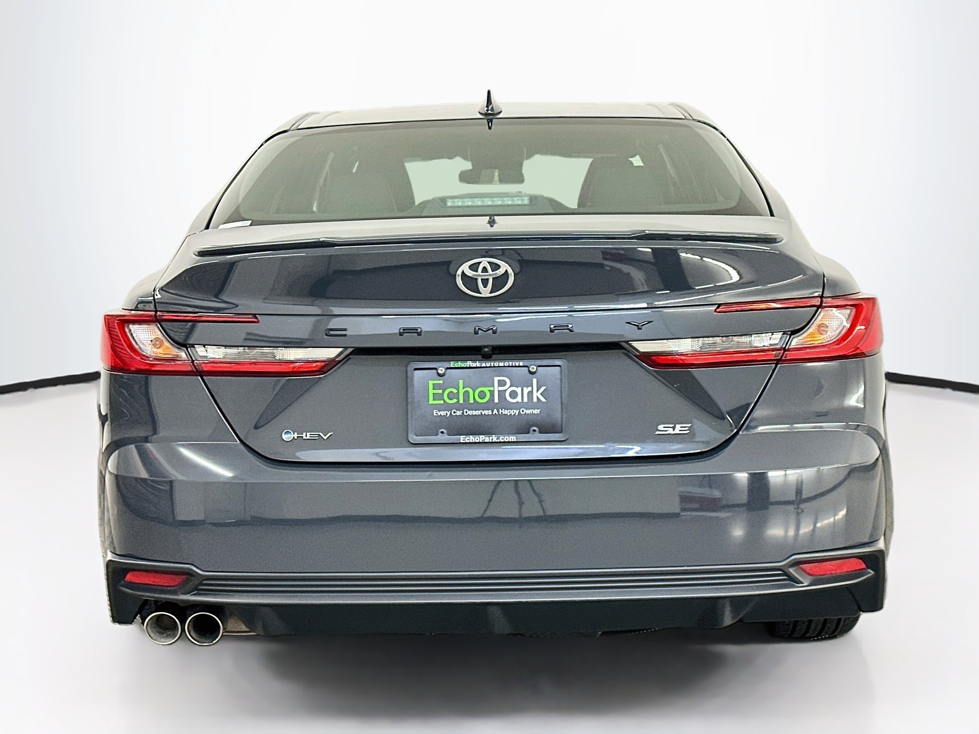 Used 2025 Toyota Camry SE FWD image 7
