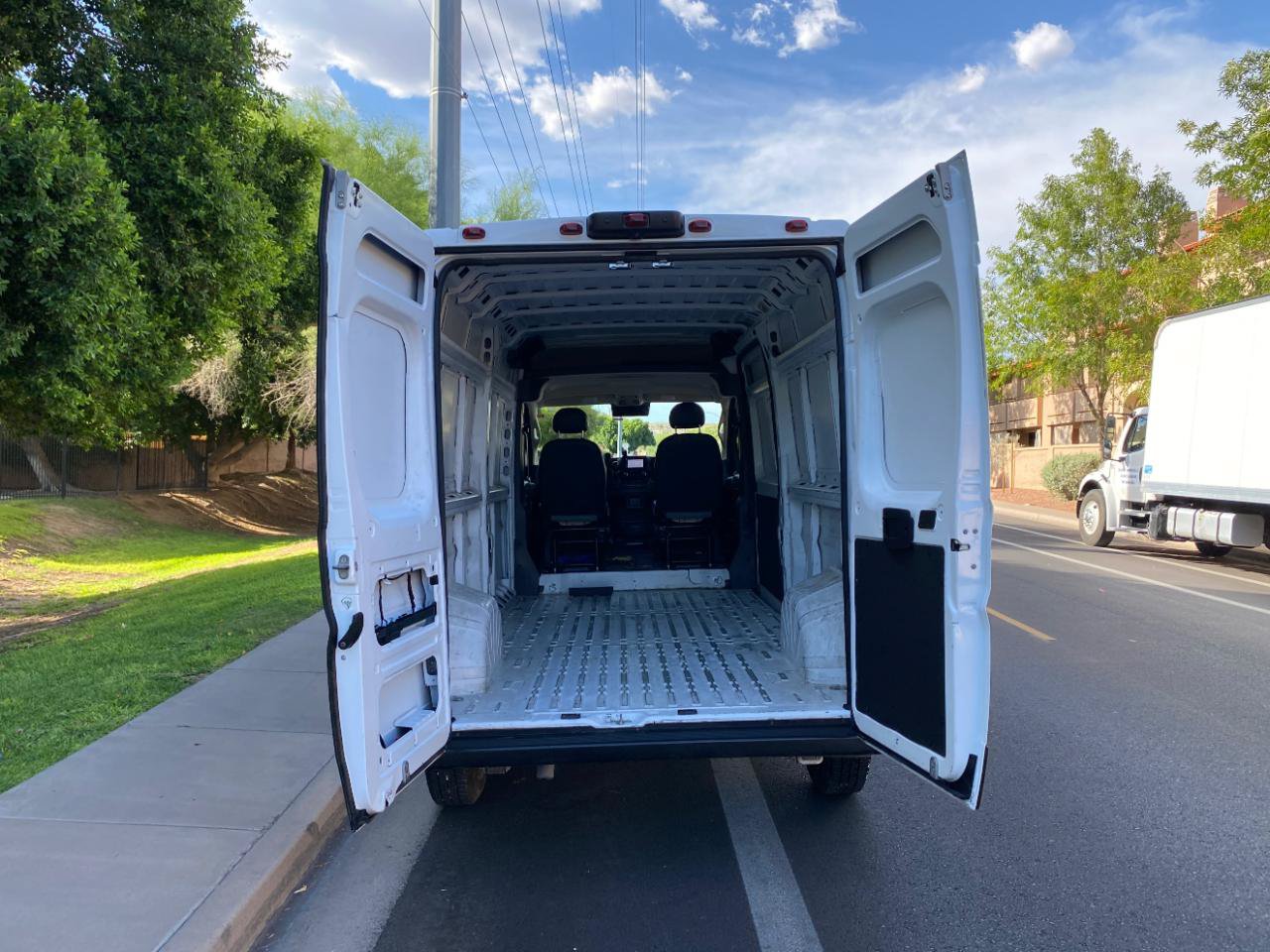Used 2022 RAM ProMaster 2500 w/ Convenience Group FWD image 13