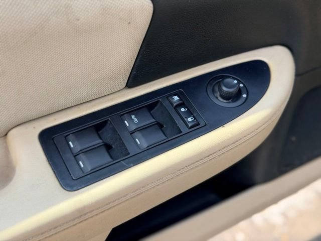 Used 2012 Dodge Avenger SE FWD image 14