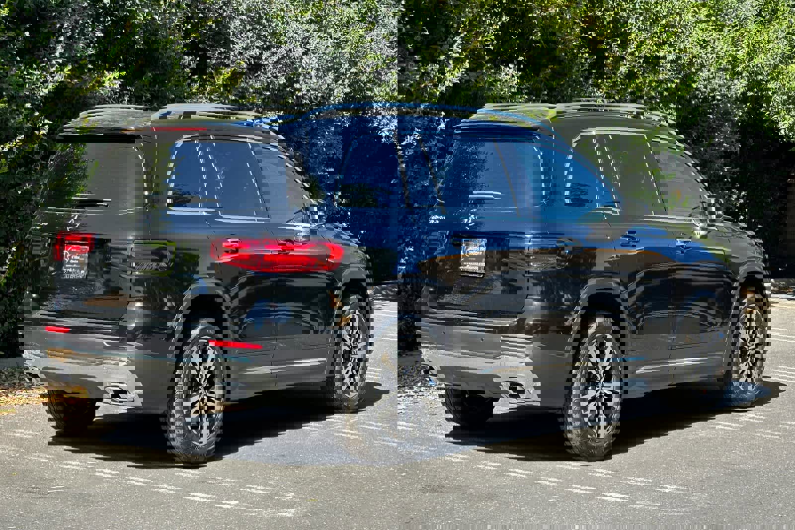 Certified 2025 Mercedes-Benz GLB 250 image 3