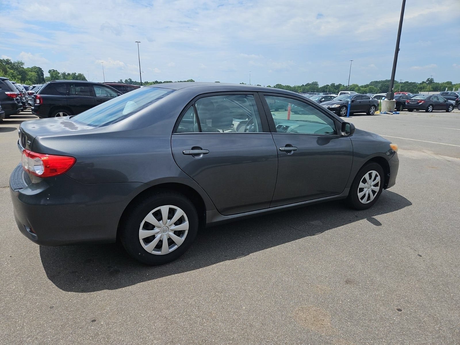 Used 2011 Toyota Corolla LE FWD image 3