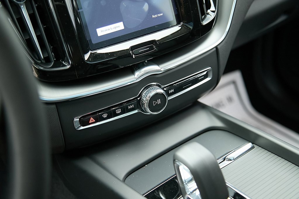 New 2025 Volvo XC60 B5 Core w/ Protection Package Premier image 15