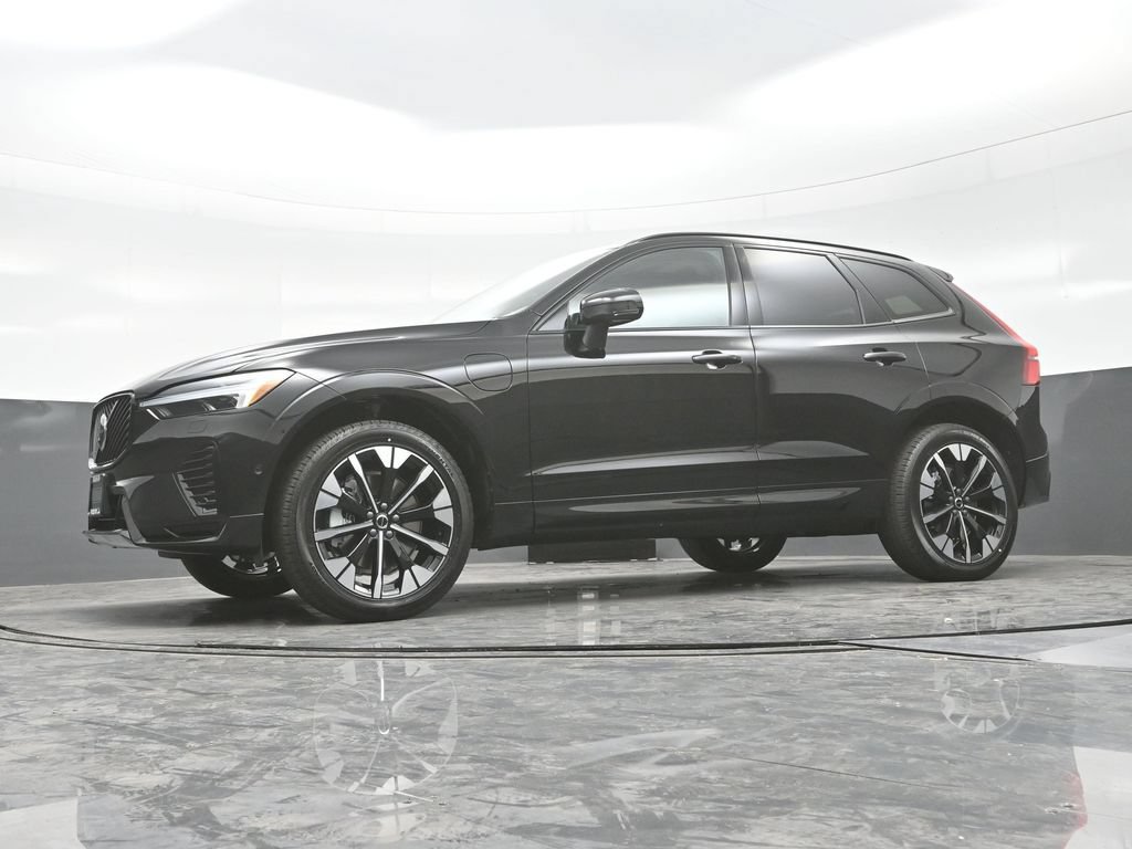 New 2026 Volvo XC60 T8 Plus w/ Climate Package PRO AWD/4WD image 22