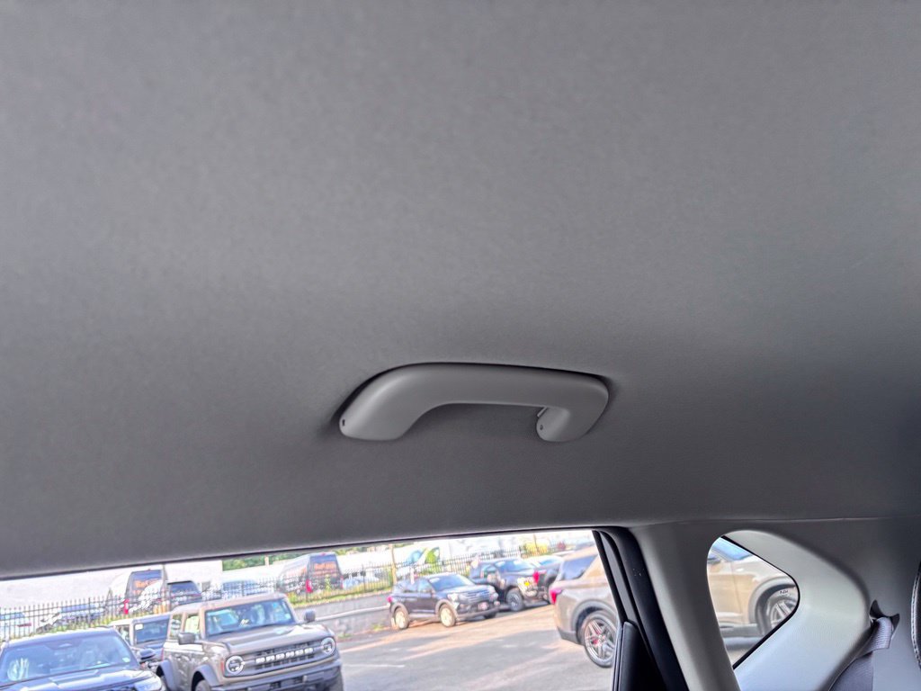 Used 2025 Kia Seltos S AWD/4WD image 29