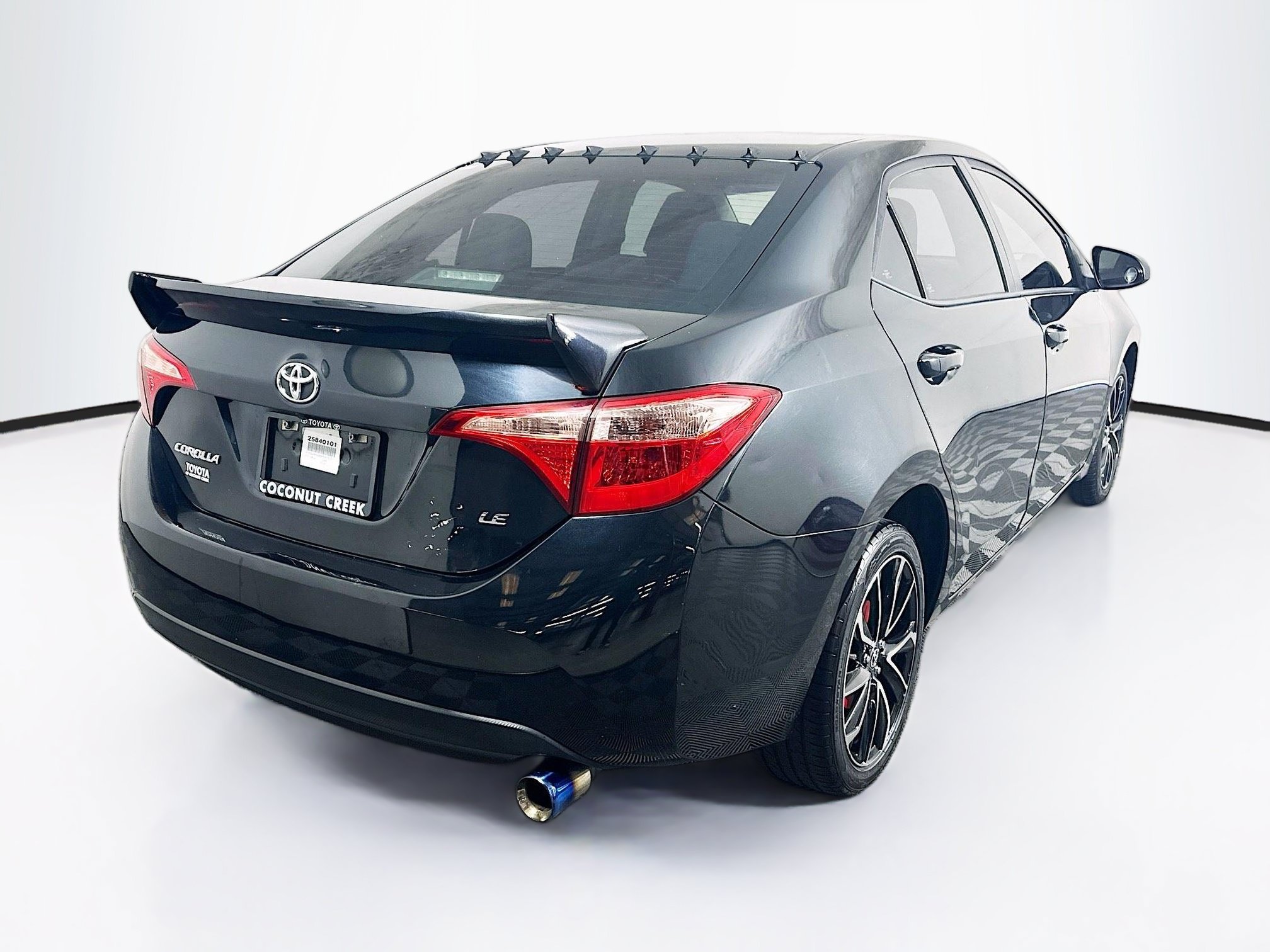 Used 2019 Toyota Corolla LE FWD image 3