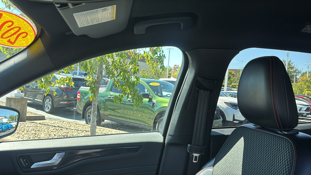 Used 2024 Ford Escape ST-Line w/ Tech Pack #1 AWD/4WD image 25