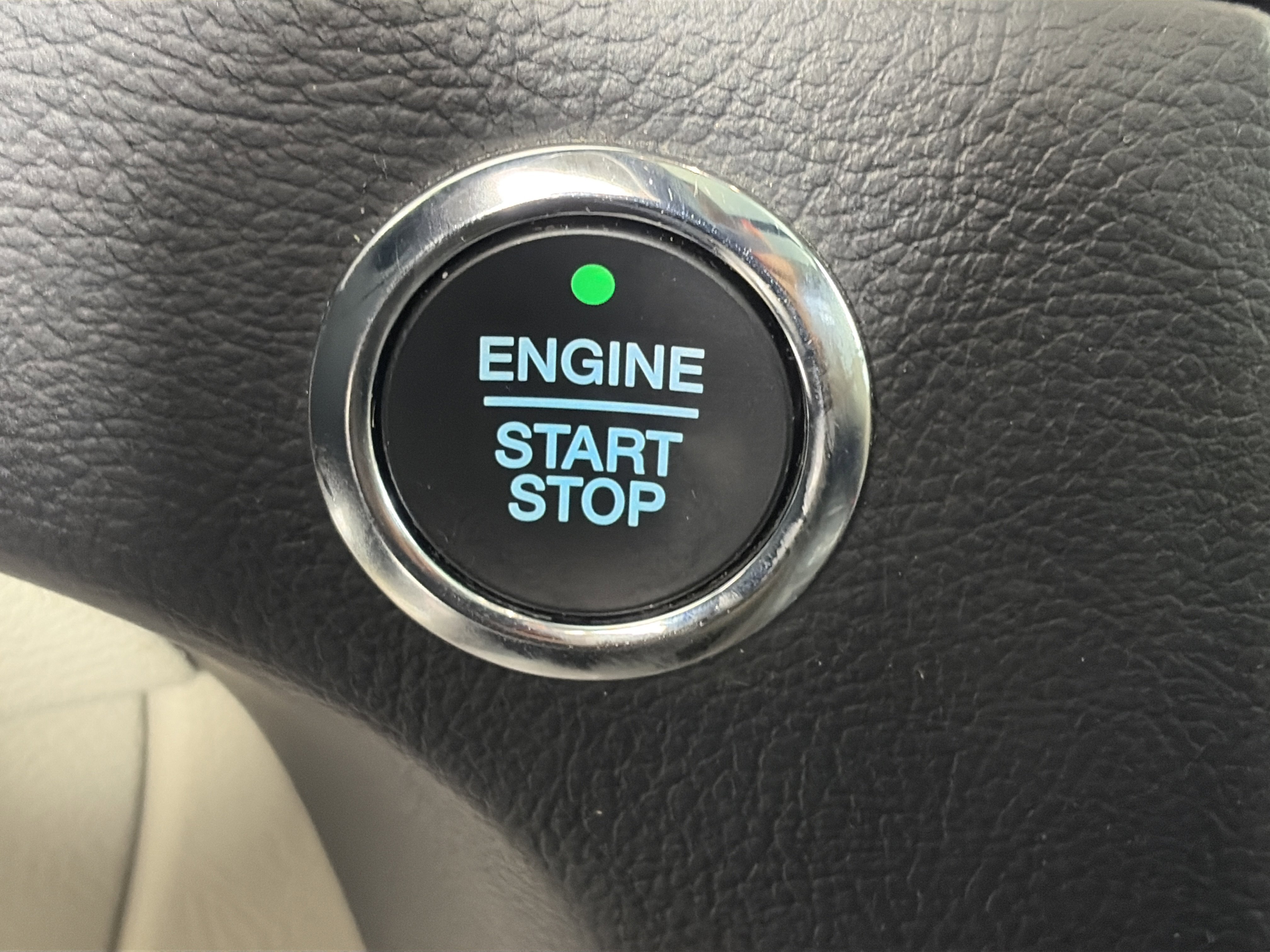 Used 2020 Ford Edge Titanium w/ Equipment Group 301A image 26